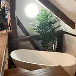 Apartmanovy Dum 13 Podkrovi 1 Seč