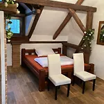 Apartmanovy Dum 13 Podkrovi 1 Seč