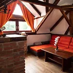 Apartamento Apartmanový Dům 13 Podkroví 1 *