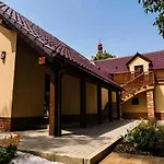 Apartmanovy Dum 13 Podkrovi 1 * Seč