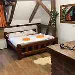 Apartmanový Dům 13 Podkroví 1 Apartamento *