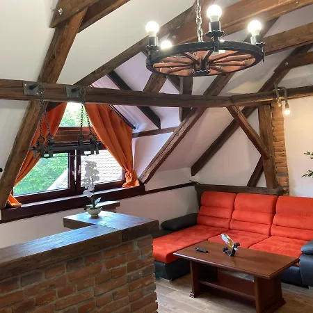 Апартаменты Apartmanovy Dum 13 Podkrovi 1 *