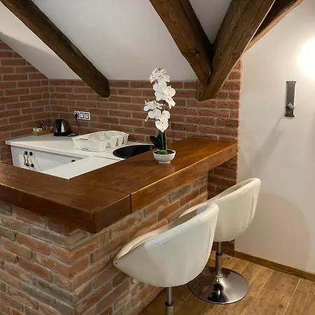 Apartmanovy Dum 13 Podkrovi 1 Seč