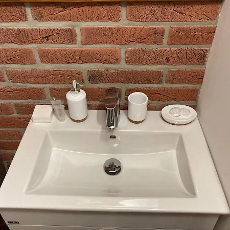 Apartmanovy Dum 13 Podkrovi 1 * Seč