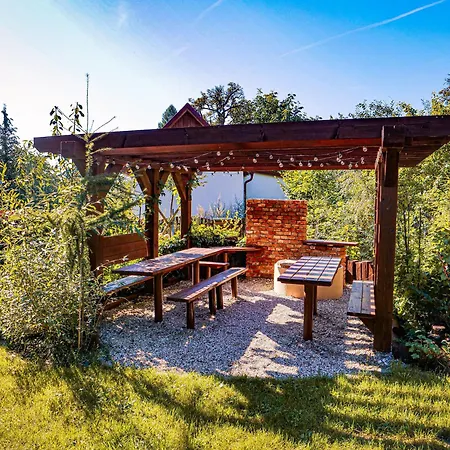 Apartamento Apartmanový Dům 13 Podkroví 1 *