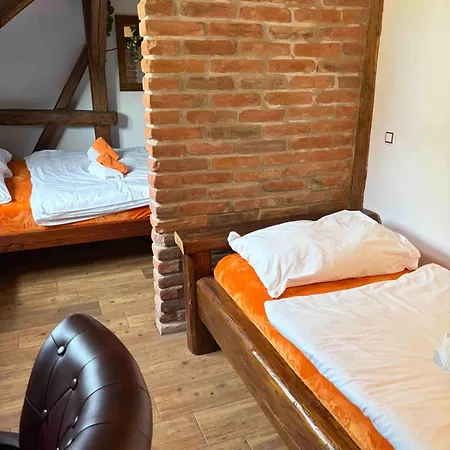 شقة Apartmanovy Dum 13 Podkrovi 1