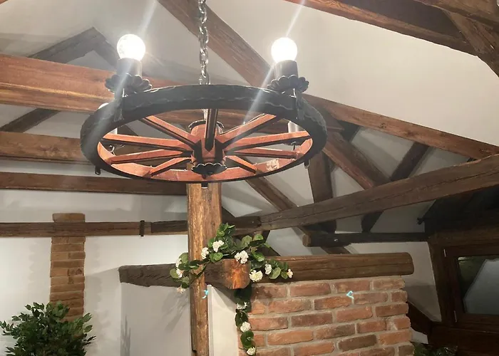 Apartmanovy Dum 13 Podkrovi 1 * Seč