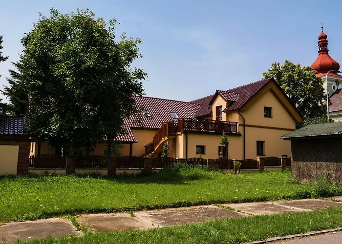 Apartmanovy Dum 13 Podkrovi 1 * Seč