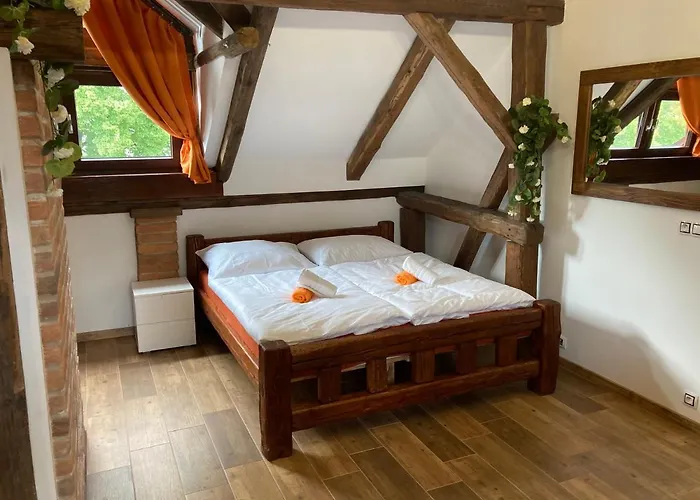 Apartmanovy Dum 13 Podkrovi 1 *