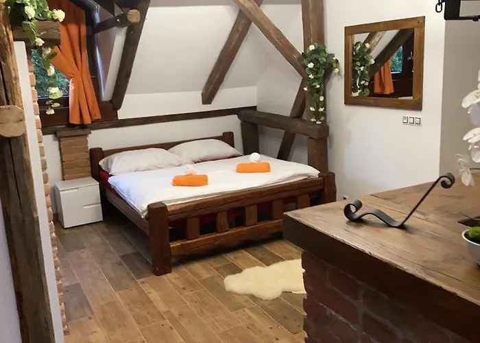 Apartmanový Dům 13 Podkroví 1 Apartmán *