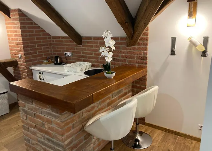 Apartmanovy Dum 13 Podkrovi 1 Seč